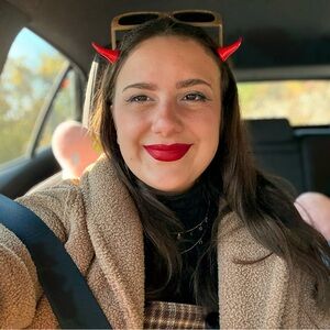 Meet your Posher, Rebecca